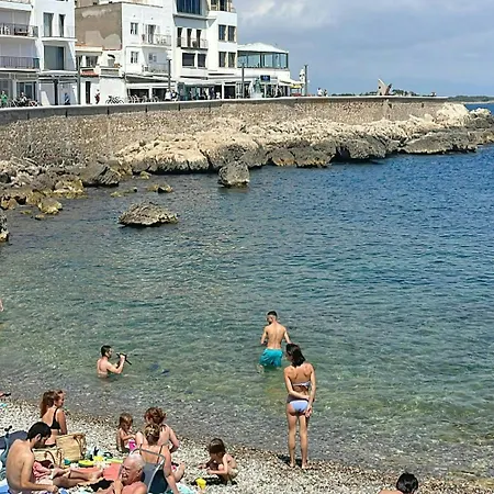 Luxury 8p Town House In Center Lescala 50m Holiday home