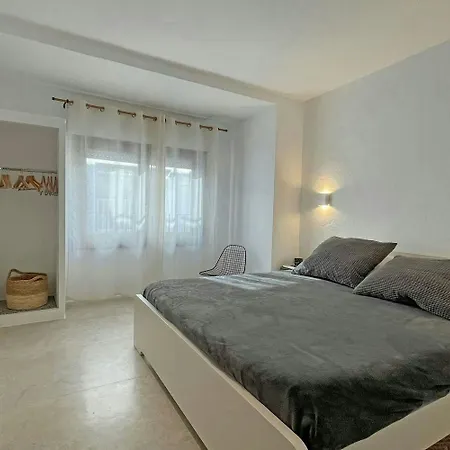 Holiday home Luxury 8p Town House In Center Lescala 50m *